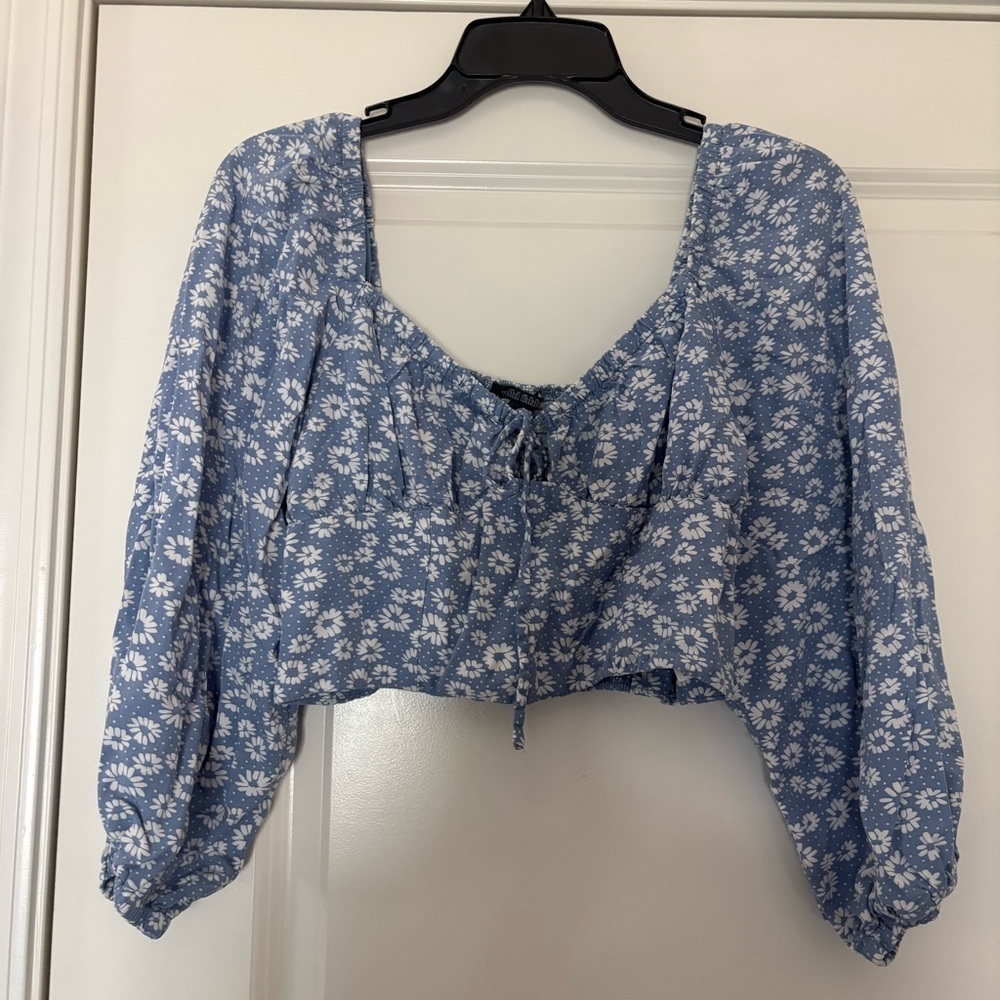 Wild Fable Women’s Blue Floral Long Sleeve Cropped Blouse - Picture 2 of 11